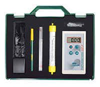 Formaldemeter-htV-m-in-case.png